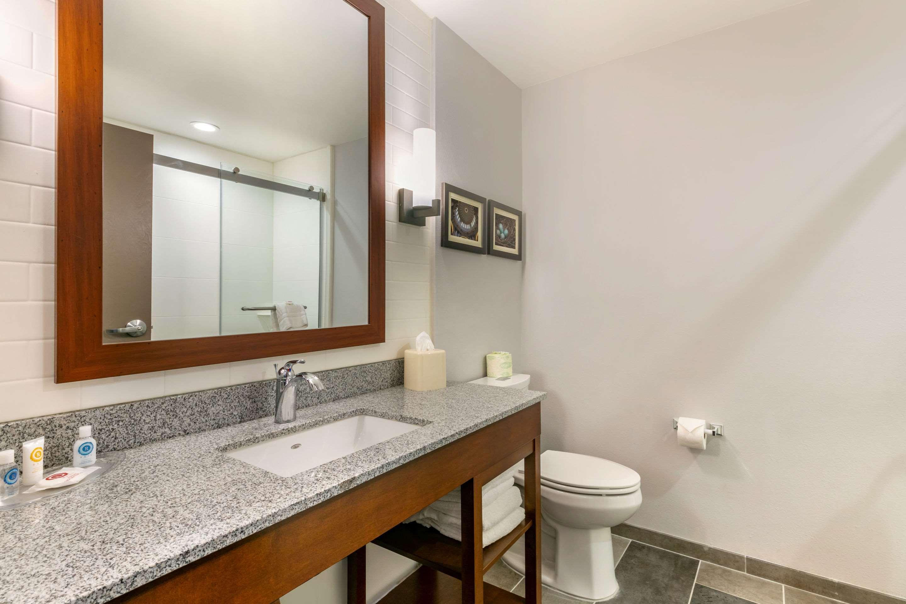 Comfort Suites North توبيلو المظهر الخارجي الصورة