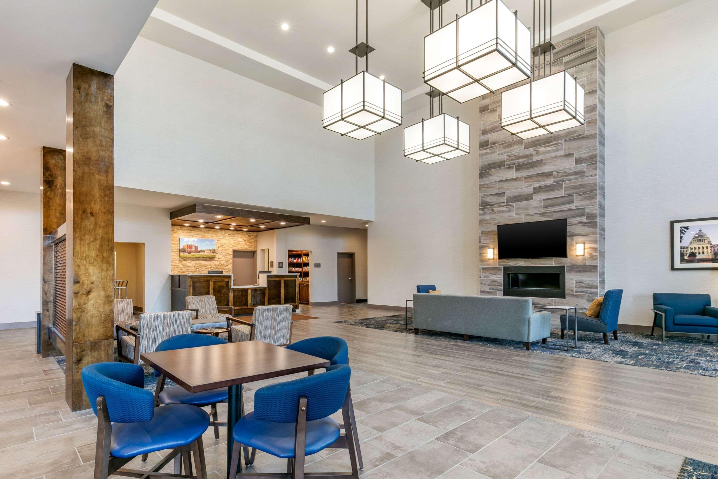 Comfort Suites North توبيلو المظهر الخارجي الصورة