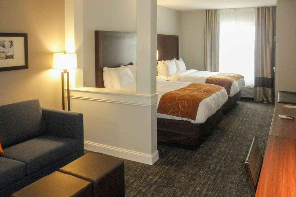 Comfort Suites North توبيلو الغرفة الصورة
